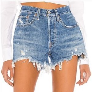 Levis 501 original short in Athens mid short